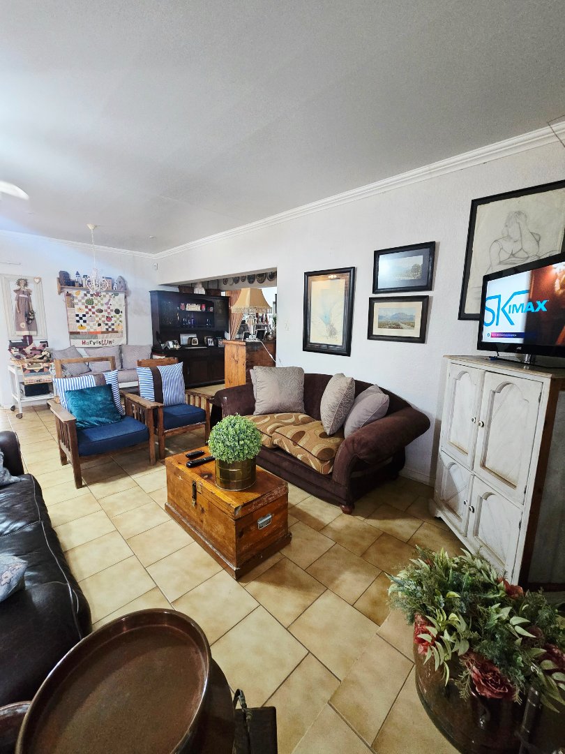 5 Bedroom Property for Sale in La Hoff North West